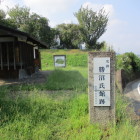西入口、左にトイレ・休憩室