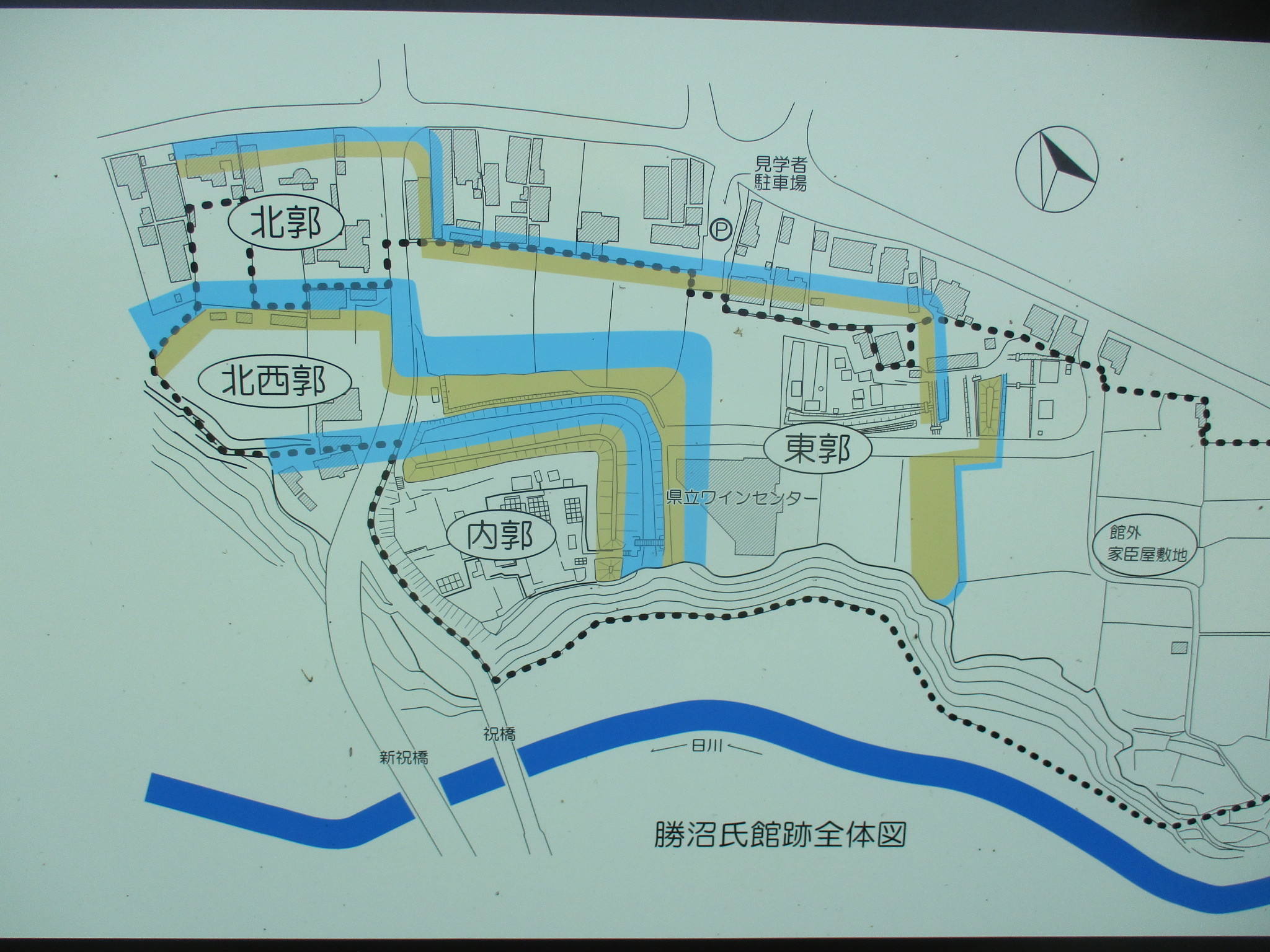主郭内の縄張図
