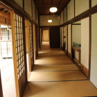 武家屋敷といえば廊下、畳が引いてある廊下は珍しい
