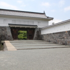復元銅櫓門と枡形内部