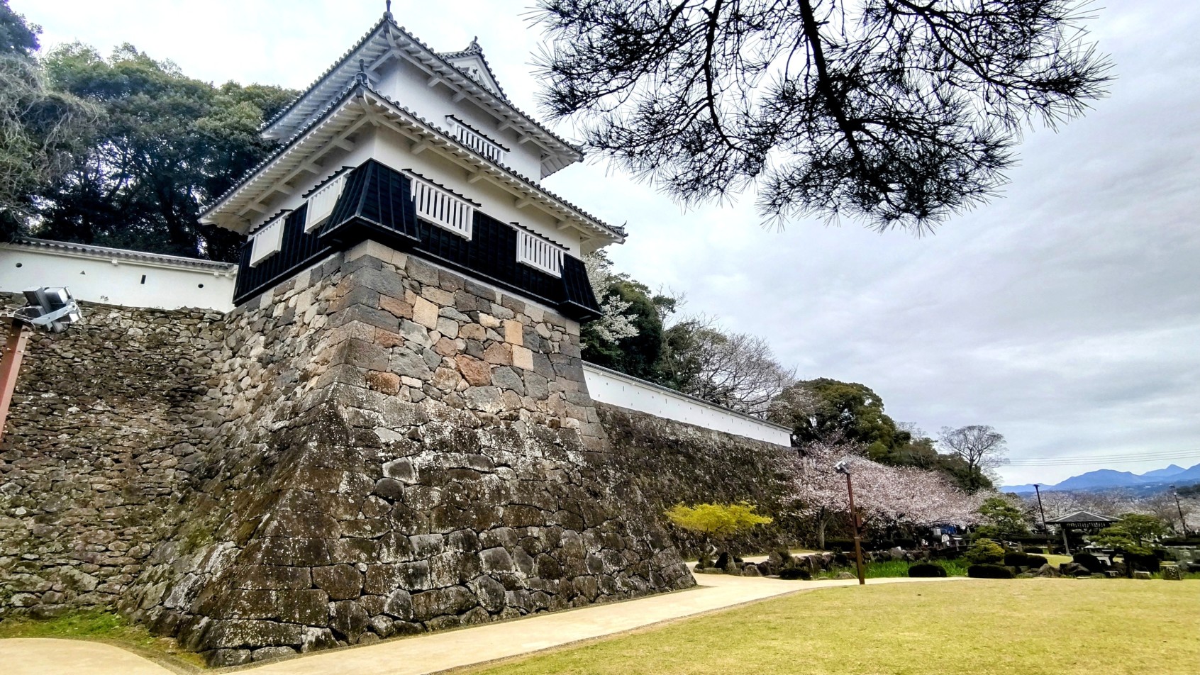 ①	板敷櫓の高石垣