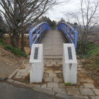 堀にかかる知基橋