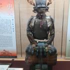 十間廊下展示の加藤嘉明着用の鎧兜