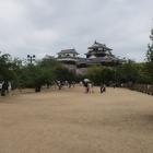 本丸広場から本壇を望む