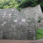 槻門。城内最大の石垣
