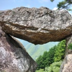 鬼の架け橋2(奥は断崖絶壁です…)