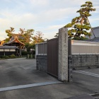 大円寺、横から入る門