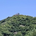 ②	平福駅から見た利神城