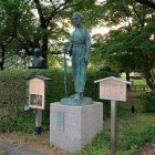 新島八重像