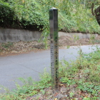 同左標柱を角も入れて裏を写す