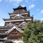 ①	閉館される広島城天守