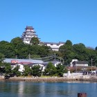 ①	唐津城遠景（宝当桟橋より）