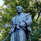 ⑤	宮本武蔵像（武蔵塚公園）