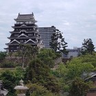 ⑤	腰掛岩から見上げた福山城