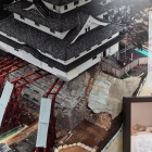 ⑥	石垣修復工事の様子の写真パネル