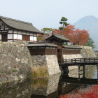 本丸太鼓門と内堀