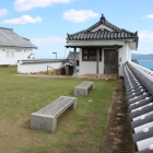 土塀甍と平櫓、北櫓の白さ