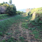 東の壕を北から南へ