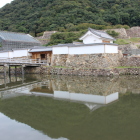 中ノ御門を内堀越しに逆さ中ノ御門も観る