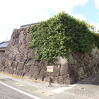 同左の裏側の石垣