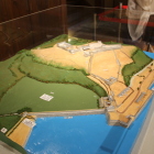 歴史資料館の富岡城立体模型西側より