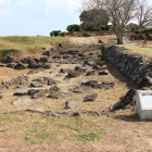 本丸外枡形虎口西多門櫓跡より埋門を見る