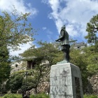 若き日の家康公像、天守門、天守