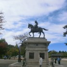 すでに修復済の騎馬像