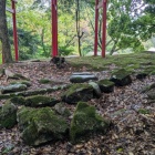 神社周辺に転がる石は怪しい?