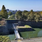 ⑩	市役所6階から八代城（大手門）を見下ろす