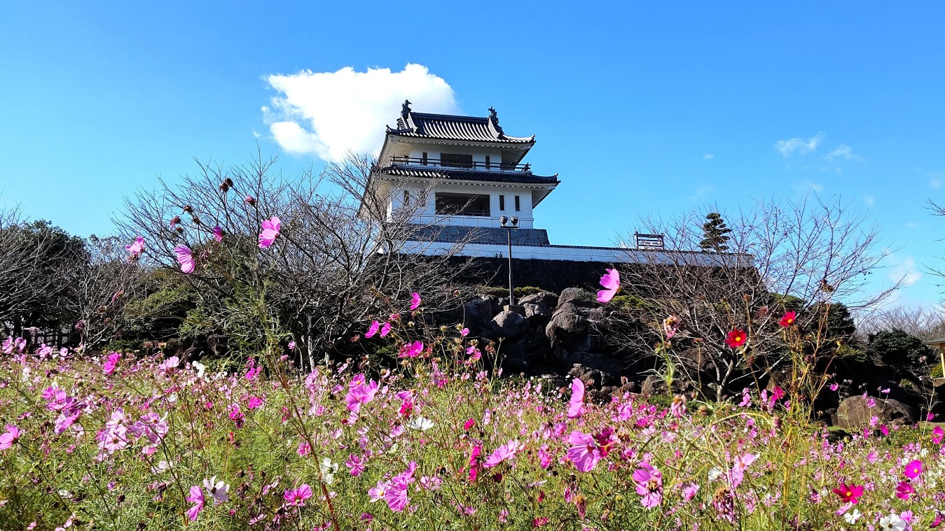 ①	模擬天守（展望台）