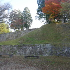 駐車場から見る本丸石垣