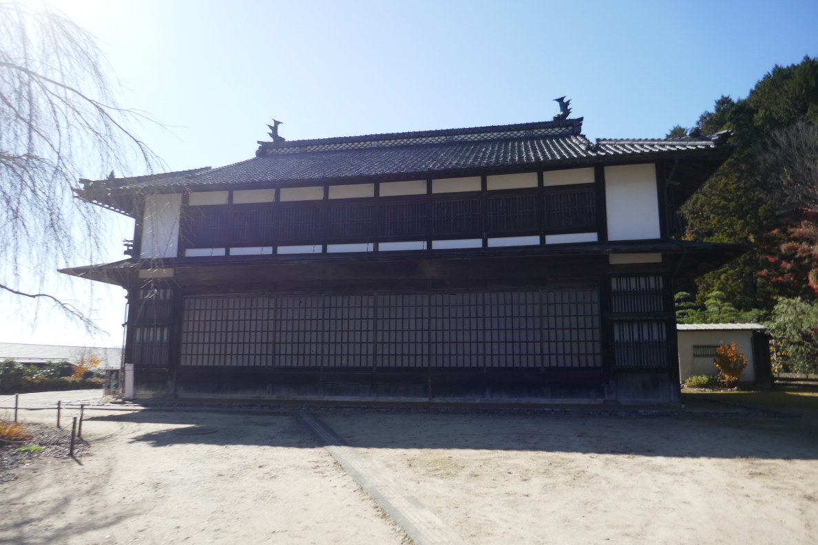 しゃちほこ載ってる