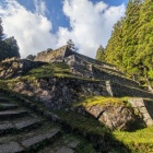 でかい岩がある