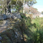 同左より二の丸櫓門跡と出丸外周石垣