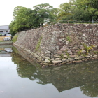 本丸内堀と南面の石垣、横矢掛り