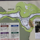 麓の城山登山道案図に階段状石垣/雛壇状石垣の表記有り