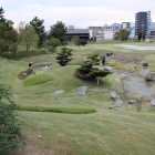 庭園を東から見る、中島、池