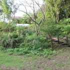 本丸南西の物見郭下から物見郭台を見る