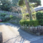 同左の北面石垣を観る