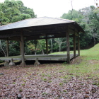 二の曲輪内部と東屋