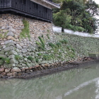 模擬天守下北面の石垣と堀