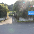 大手橋交差点を山に進んで小林城址へ