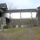 同左高麗門右袖雁木と土塀