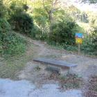 雛壇状石垣への入口と案内指示板