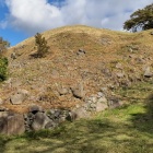 ⑥	天守台の破却は最も入念に行われている