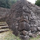 ①	山里丸石垣（上山里口）