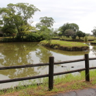 曲輪L-M間の土橋から小島と曲輪B