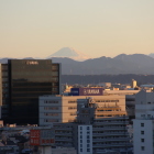 初日を浴びる富士山遠望
