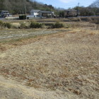 入口の東に広がる畑地